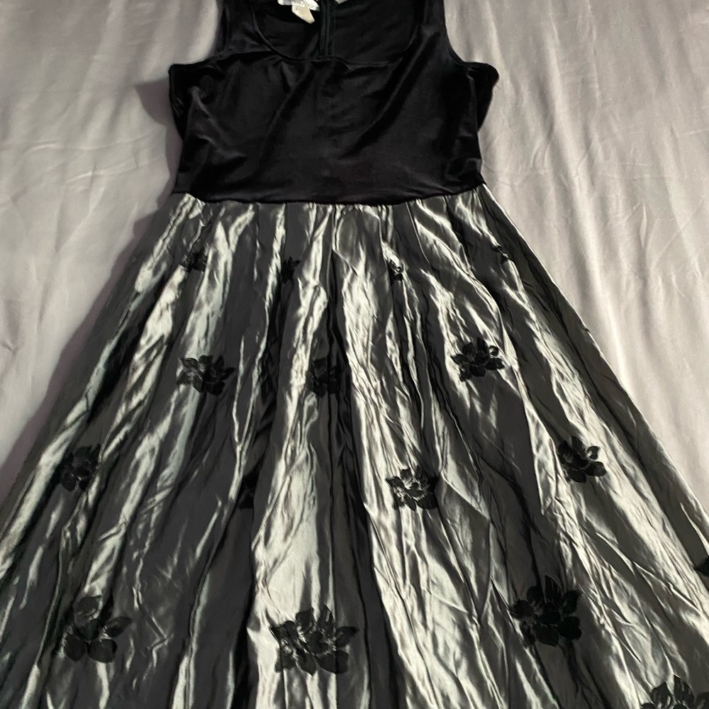 Elegant Black and Gray Floral Dress